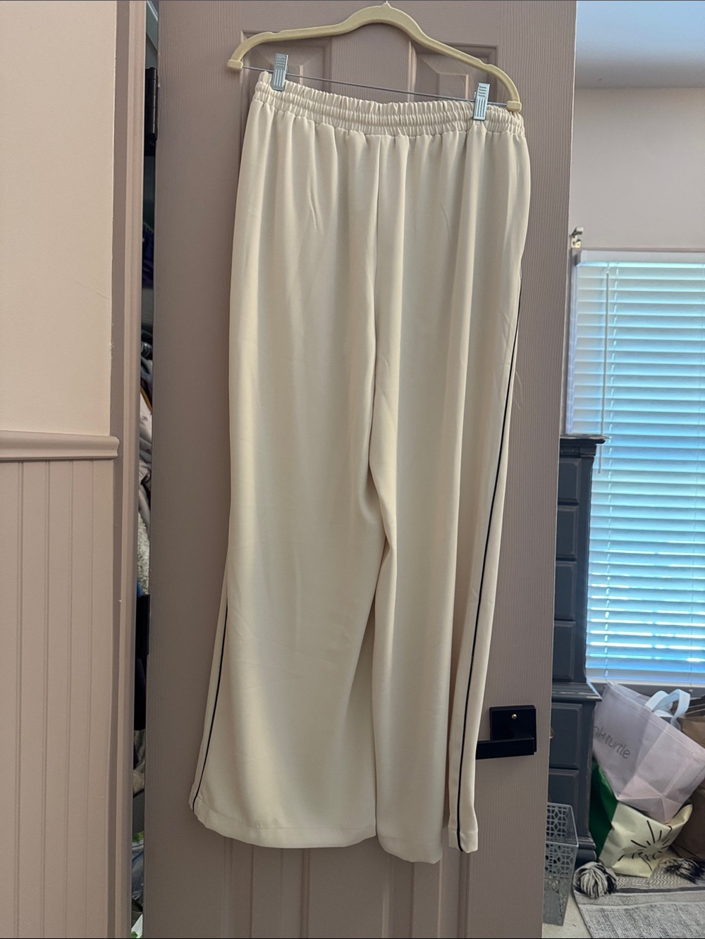 Melody’s new with tags Cream Pant set L - Picture 12 of 12